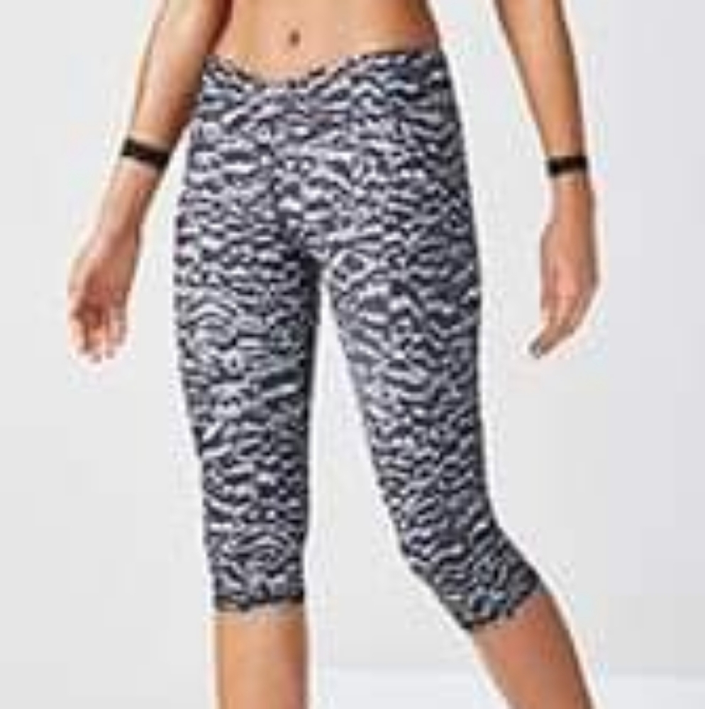 Fabletics Winn Printed PowerHold Crop L